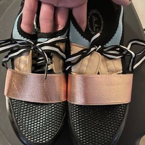 Womens Italiana Sneakers.